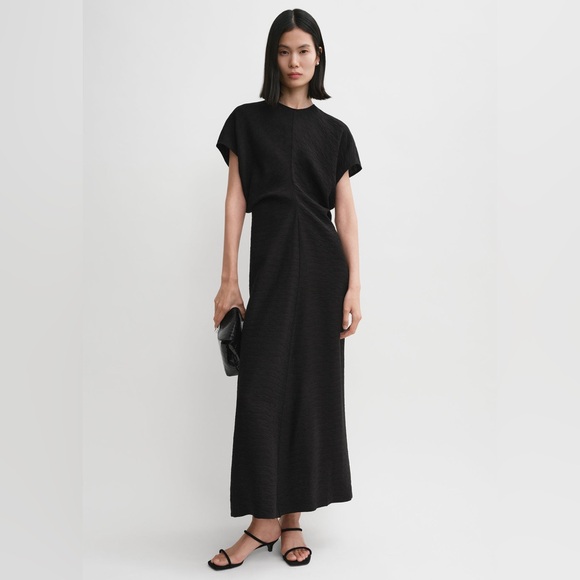 Toteme Dresses & Skirts - Toteme Slouch waist crinkled dress black